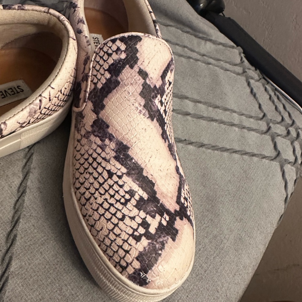 Steve Madden Pink and Black Snake Print Sneakers - Picture 8 of 13
